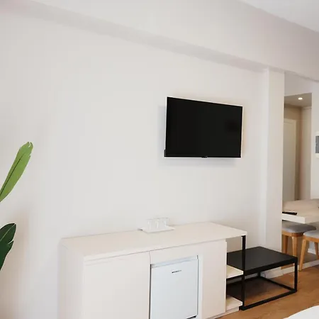 Hotel Blue Sky 4* Sarande